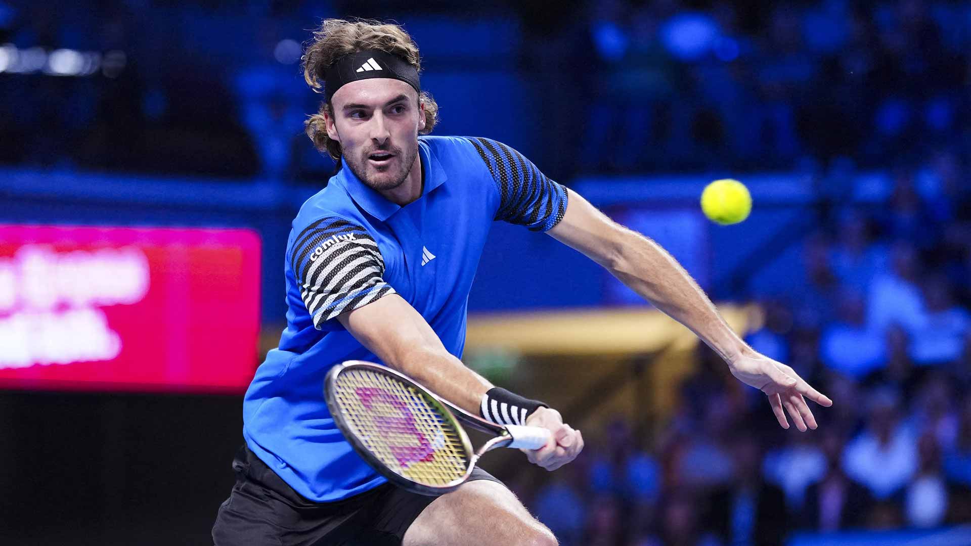 Daniil Medvedev vence Stefanos Tsitsipas e avança a final do ATP 500 de  Vienna 