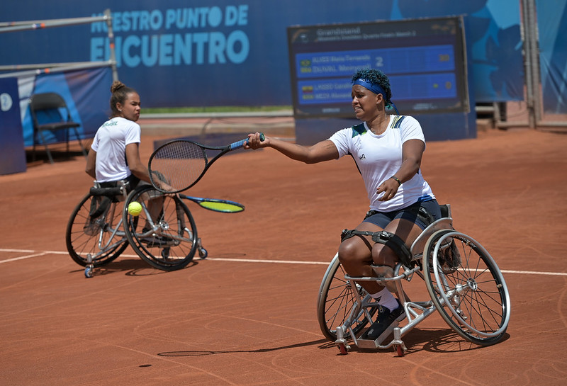 Invicta há oito jogos, Laura Pigossi está na semifinal do ENGIE