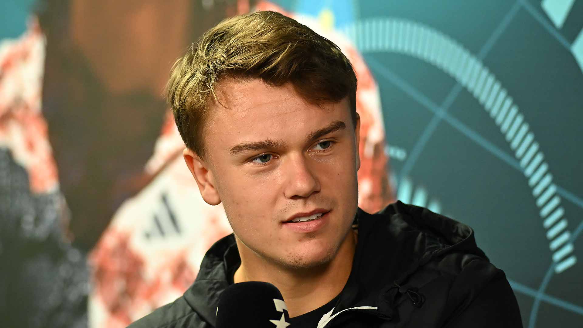 Medevedev vai à semi em Viena e enfrenta Tsitsipas - TenisBrasil